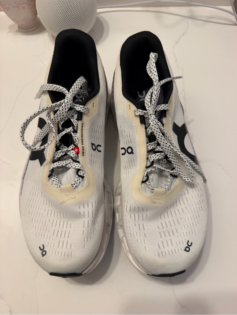 On Cloudmonster White Black Running Shoes Women’s Size 9 EU 40.5 - Picture 2 of 7